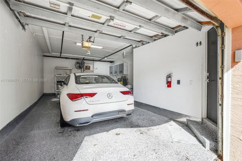 Снять в аренду кондоминиум в Форт-Лодердейл, Флорида 1 спальня, 81.57м2, № 2048373 - фото 16