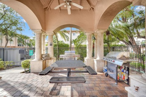 Снять в аренду кондоминиум в Форт-Лодердейл, Флорида 1 спальня, 81.57м2, № 2048373 - фото 23