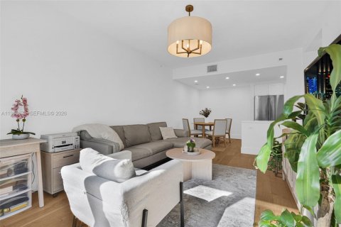 Снять в аренду кондоминиум в Форт-Лодердейл, Флорида 1 спальня, 81.57м2, № 2048373 - фото 6