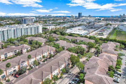 Снять в аренду кондоминиум в Форт-Лодердейл, Флорида 1 спальня, 81.57м2, № 2048373 - фото 26