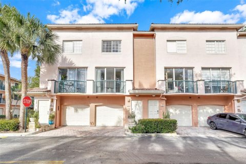 Снять в аренду кондоминиум в Форт-Лодердейл, Флорида 1 спальня, 81.57м2, № 2048373 - фото 18