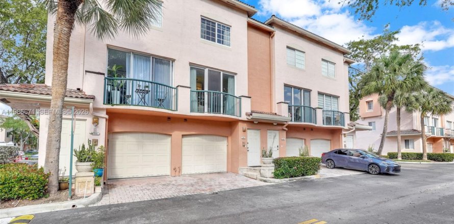 Кондоминиум с 1 спальней в Форт-Лодердейл, Флорида № 2048373