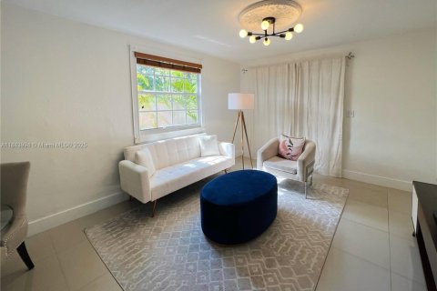 Casa en alquiler en Miami, Florida, 2 dormitorios, 85.93 m2 № 2016024 - foto 15