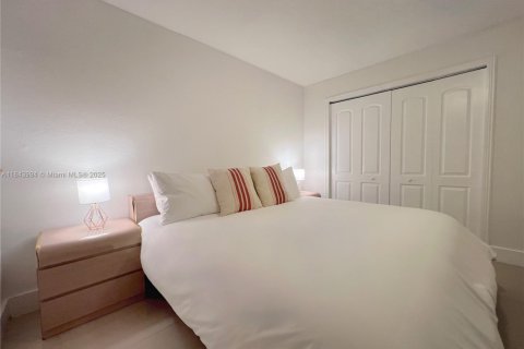Casa en alquiler en Miami, Florida, 2 dormitorios, 85.93 m2 № 2016024 - foto 13