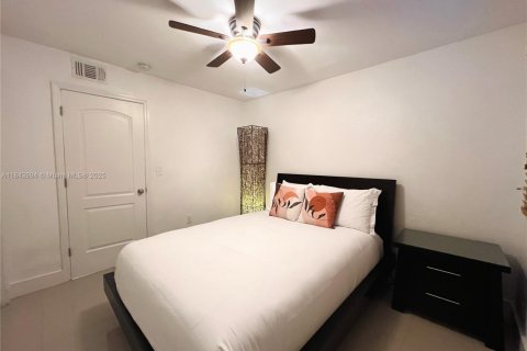 Casa en alquiler en Miami, Florida, 2 dormitorios, 85.93 m2 № 2016024 - foto 14