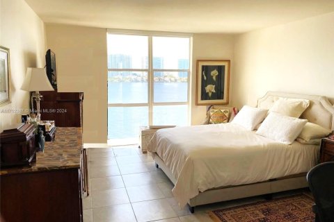 Condominio en alquiler en Sunny Isles Beach, Florida, 2 dormitorios, 122.63 m2 № 1781754 - foto 14