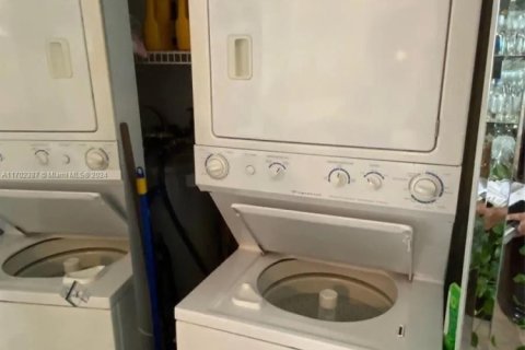 Condominio en alquiler en Sunny Isles Beach, Florida, 2 dormitorios, 122.63 m2 № 1781754 - foto 20