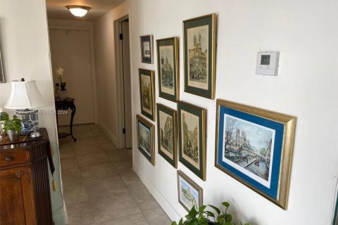 Condominio en alquiler en Sunny Isles Beach, Florida, 2 dormitorios, 122.63 m2 № 1781754 - foto 18