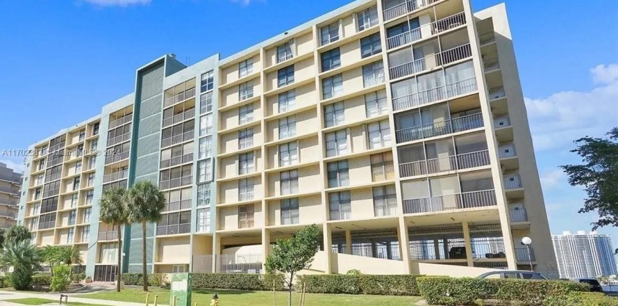 Condominio en Sunny Isles Beach, Florida, 2 dormitorios  № 1781754