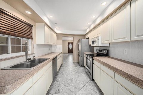 Купить виллу или дом в Спринг-Хилл, Флорида 8 комнат, 149.76м2, № 1828355 - фото 13