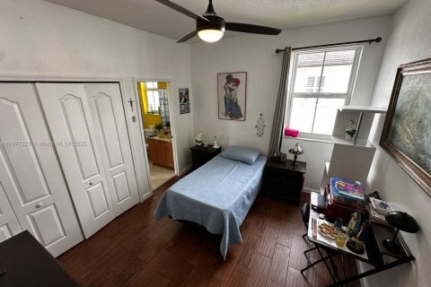 Condominio en venta en Hialeah, Florida, 2 dormitorios, 126.44 m2 № 1978024 - foto 23