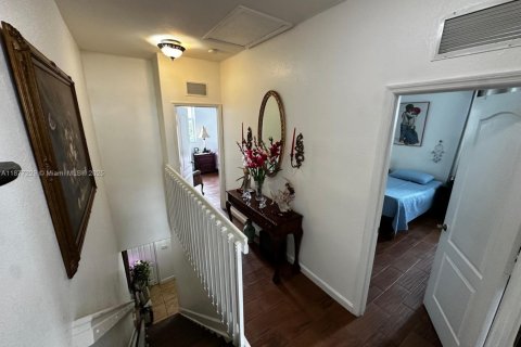 Condominio en venta en Hialeah, Florida, 2 dormitorios, 126.44 m2 № 1978024 - foto 12