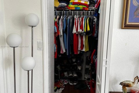 Condominio en venta en Hialeah, Florida, 2 dormitorios, 126.44 m2 № 1978024 - foto 19