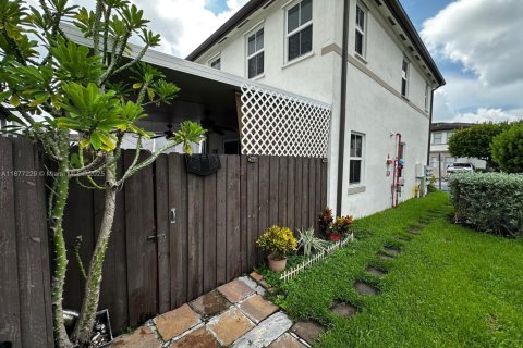 Condominio en venta en Hialeah, Florida, 2 dormitorios, 126.44 m2 № 1978024 - foto 30