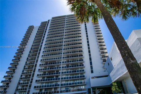 Copropriété à louer à Aventura, Floride: 2 chambres, 96.43 m2 № 2401663 - photo 14