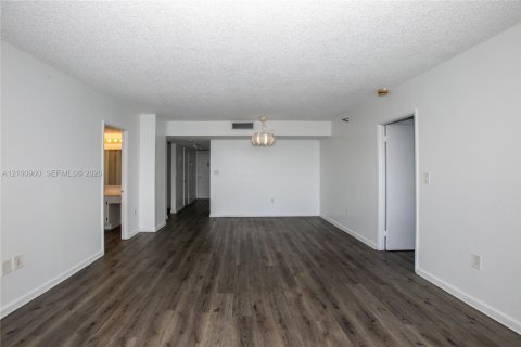 Copropriété à louer à Aventura, Floride: 2 chambres, 96.43 m2 № 2401663 - photo 4