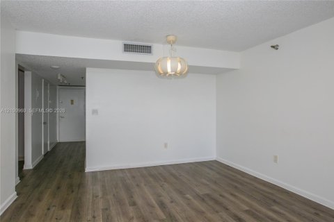 Copropriété à louer à Aventura, Floride: 2 chambres, 96.43 m2 № 2401663 - photo 5
