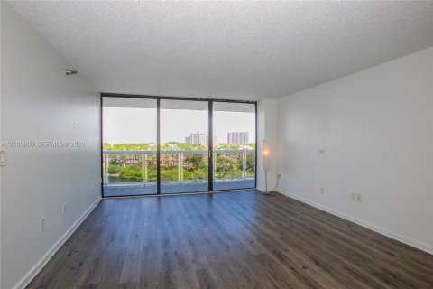 Condo à Aventura, Floride, 2 chambres  № 2401663