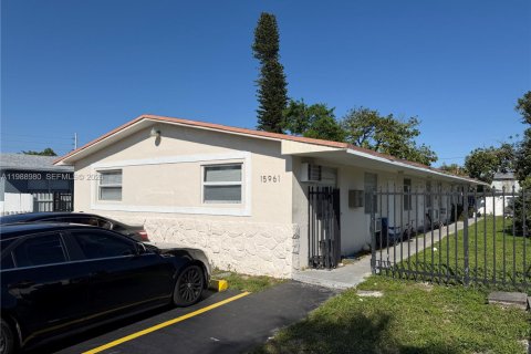 Commercial property in North Miami Beach, Florida 274.25 sq.m. № 2050974 - photo 5