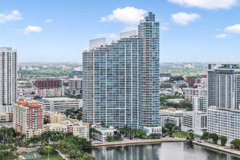 Condo à Miami, Floride, 3 chambres № 2077408