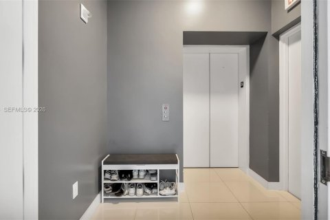 Copropriété à louer à Miami, Floride: 3 chambres, 158.68 m2 № 2077408 - photo 6