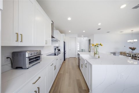 Casa en venta en Orlando, Florida, 4 dormitorios, 392.6 m2 № 2150509 - foto 11