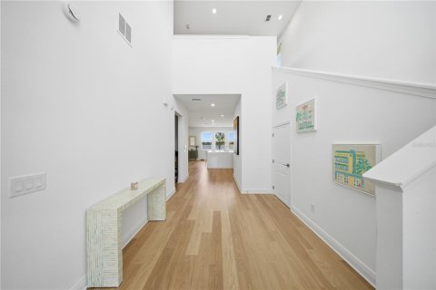 Casa en venta en Orlando, Florida, 4 dormitorios, 392.6 m2 № 2150509 - foto 5