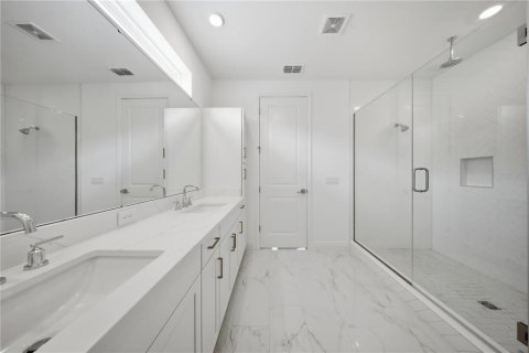Casa en venta en Orlando, Florida, 4 dormitorios, 392.6 m2 № 2150509 - foto 23