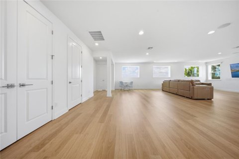 Casa en venta en Orlando, Florida, 4 dormitorios, 392.6 m2 № 2150509 - foto 30