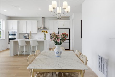 Casa en venta en Orlando, Florida, 4 dormitorios, 392.6 m2 № 2150509 - foto 15