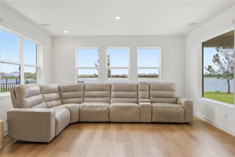Casa en venta en Orlando, Florida, 4 dormitorios, 392.6 m2 № 2150509 - foto 18