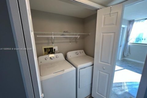 Condominio en venta en Port Charlotte, Florida, 1 dormitorio, 60.94 m2 № 1938902 - foto 23
