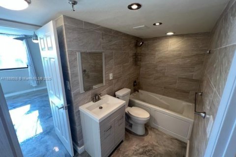 Condominio en venta en Port Charlotte, Florida, 1 dormitorio, 60.94 m2 № 1938902 - foto 22