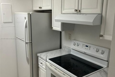 Copropriété à vendre à Sweetwater, Floride: 1 chambre, 55.74 m2 № 1890401 - photo 1