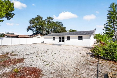 Villa ou maison à louer à Port Richey, Floride: 2 chambres, 78.04 m2 № 2388143 - photo 25