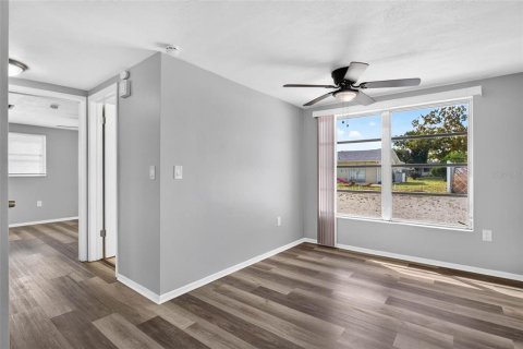Villa ou maison à louer à Port Richey, Floride: 2 chambres, 78.04 m2 № 2388143 - photo 7