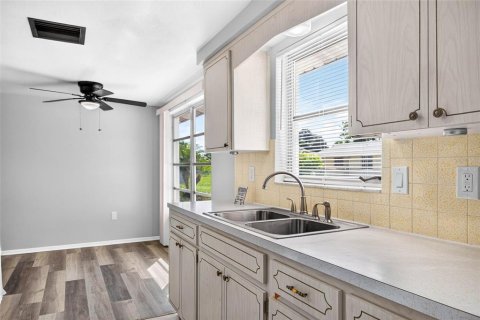 Villa ou maison à louer à Port Richey, Floride: 2 chambres, 78.04 m2 № 2388143 - photo 14