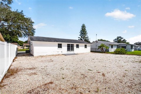 Villa ou maison à louer à Port Richey, Floride: 2 chambres, 78.04 m2 № 2388143 - photo 24