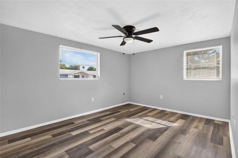 Villa ou maison à louer à Port Richey, Floride: 2 chambres, 78.04 m2 № 2388143 - photo 16