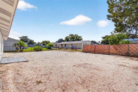 Villa ou maison à louer à Port Richey, Floride: 2 chambres, 78.04 m2 № 2388143 - photo 22