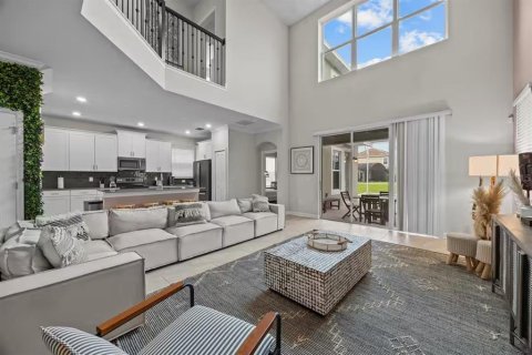 House in Davenport, Florida 5 bedrooms, 286.23 sq.m. № 1899551 - photo 8