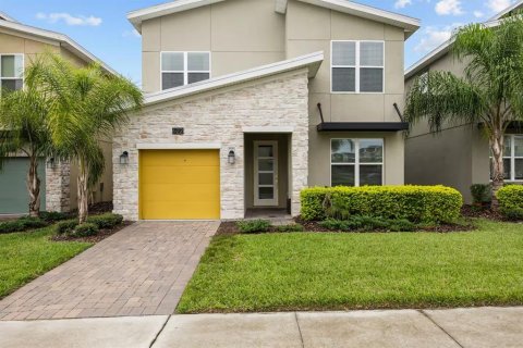 House in Davenport, Florida 5 bedrooms, 286.23 sq.m. № 1899551 - photo 1