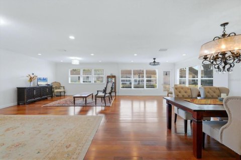 Купить виллу или дом в Сарасота, Флорида 6 комнат, 134.89м2, № 2206219 - фото 4