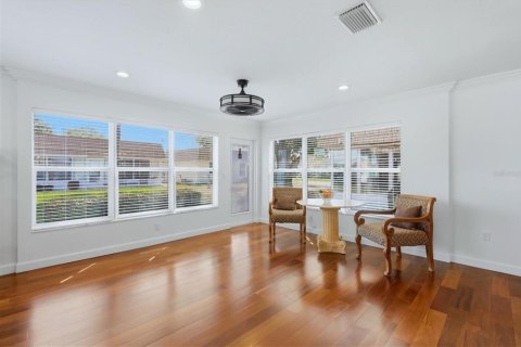 Купить виллу или дом в Сарасота, Флорида 6 комнат, 134.89м2, № 2206219 - фото 8