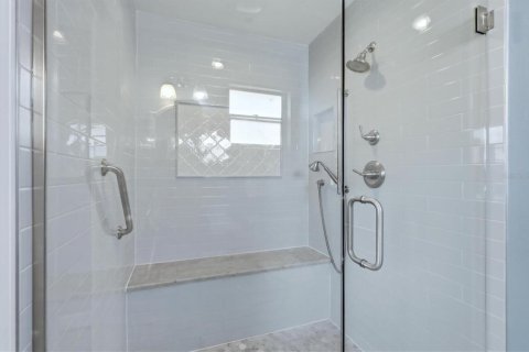 Купить виллу или дом в Сарасота, Флорида 6 комнат, 134.89м2, № 2206219 - фото 19
