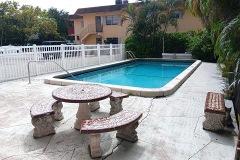 Condo in Hollywood, Florida, 1 bedroom  № 1948863 - photo 14