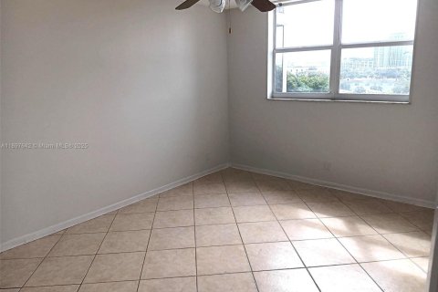 Condo in Hollywood, Florida, 1 bedroom  № 1948863 - photo 10