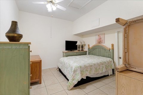 House in Sunrise, Florida 3 bedrooms, 134.89 sq.m. № 1997341 - photo 8