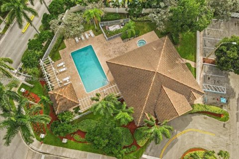 House in Sunrise, Florida 3 bedrooms, 134.89 sq.m. № 1997341 - photo 24