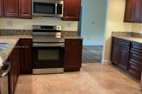 Villa ou maison à louer à Plantation, Floride: 3 chambres, 170.57 m2 № 1975861 - photo 6